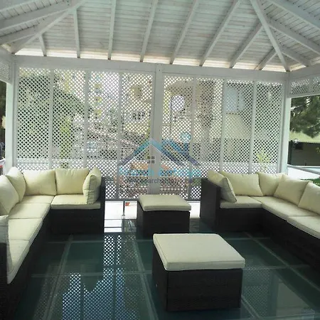Atakons Deluxe Apartment *